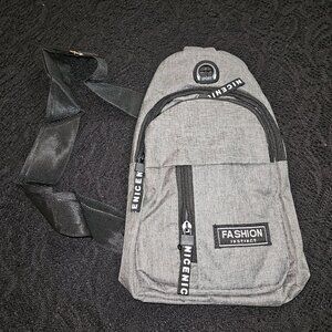 NWOT Eniceni Fashion Instinct Gray Crossbody Chest Bag